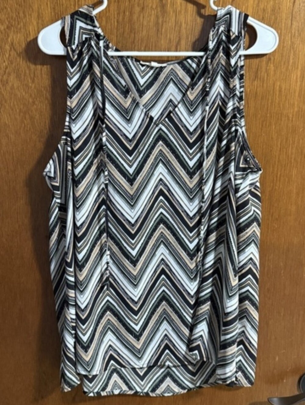 Women's Chevron Pattern Sleeveless Top
